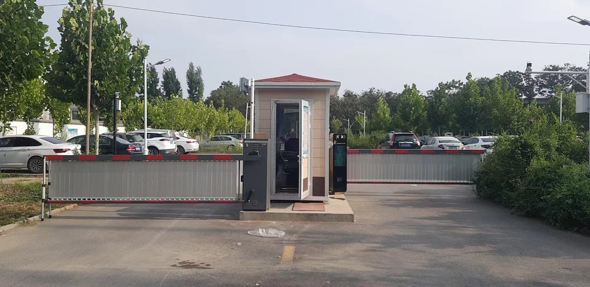 河北任縣農(nóng)商行ETC支付+廣告道閘+LCD款車牌識別一體機+無人值守智慧停車場案列 政務機構(gòu)智慧停車場案列 第5張