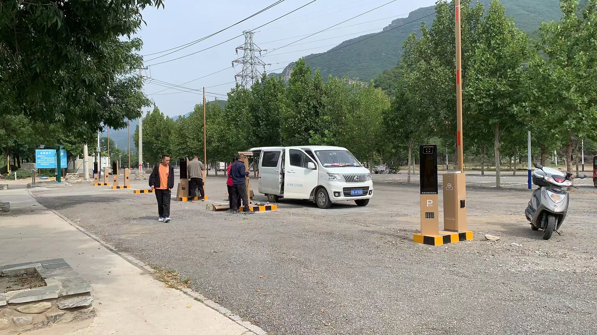 北京周口店智慧車場（8個(gè)景區(qū)，26個(gè)出入口，8個(gè)城市級交通誘導(dǎo)屏系統(tǒng)） 景區(qū)智慧停車場案列 第6張