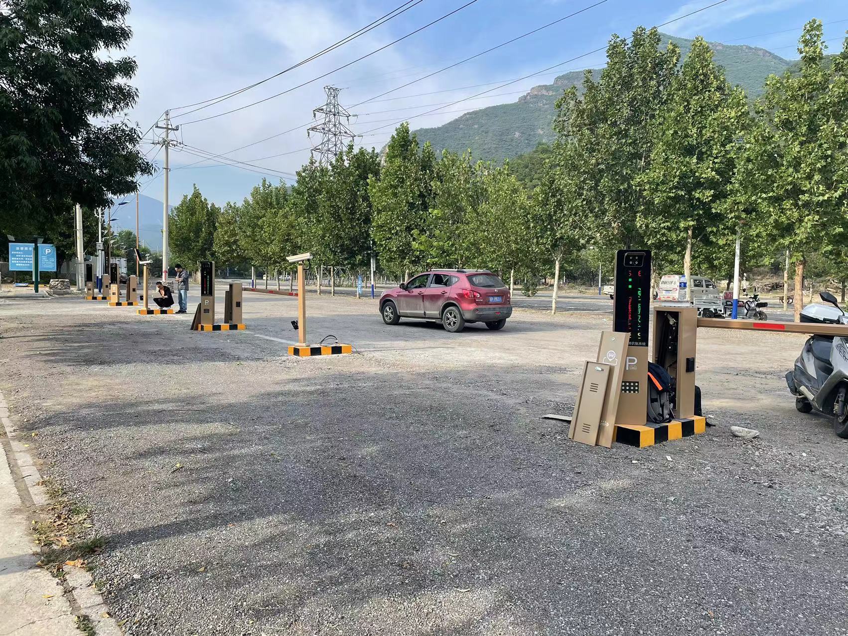 北京周口店智慧車場（8個(gè)景區(qū)，26個(gè)出入口，8個(gè)城市級交通誘導(dǎo)屏系統(tǒng)） 景區(qū)智慧停車場案列 第11張